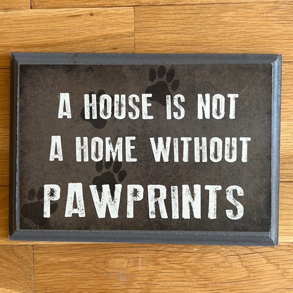 Wooden Pawprints Sign🐾🐾🐾